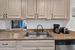 42 S Forest Beach Dr, Hilton Head Island, SC 29928 - Photo 15