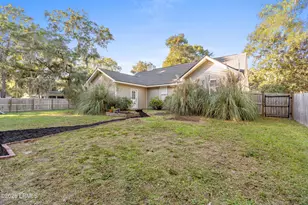 19 Lucerne Ave, Beaufort, SC 29907 - Photo 7