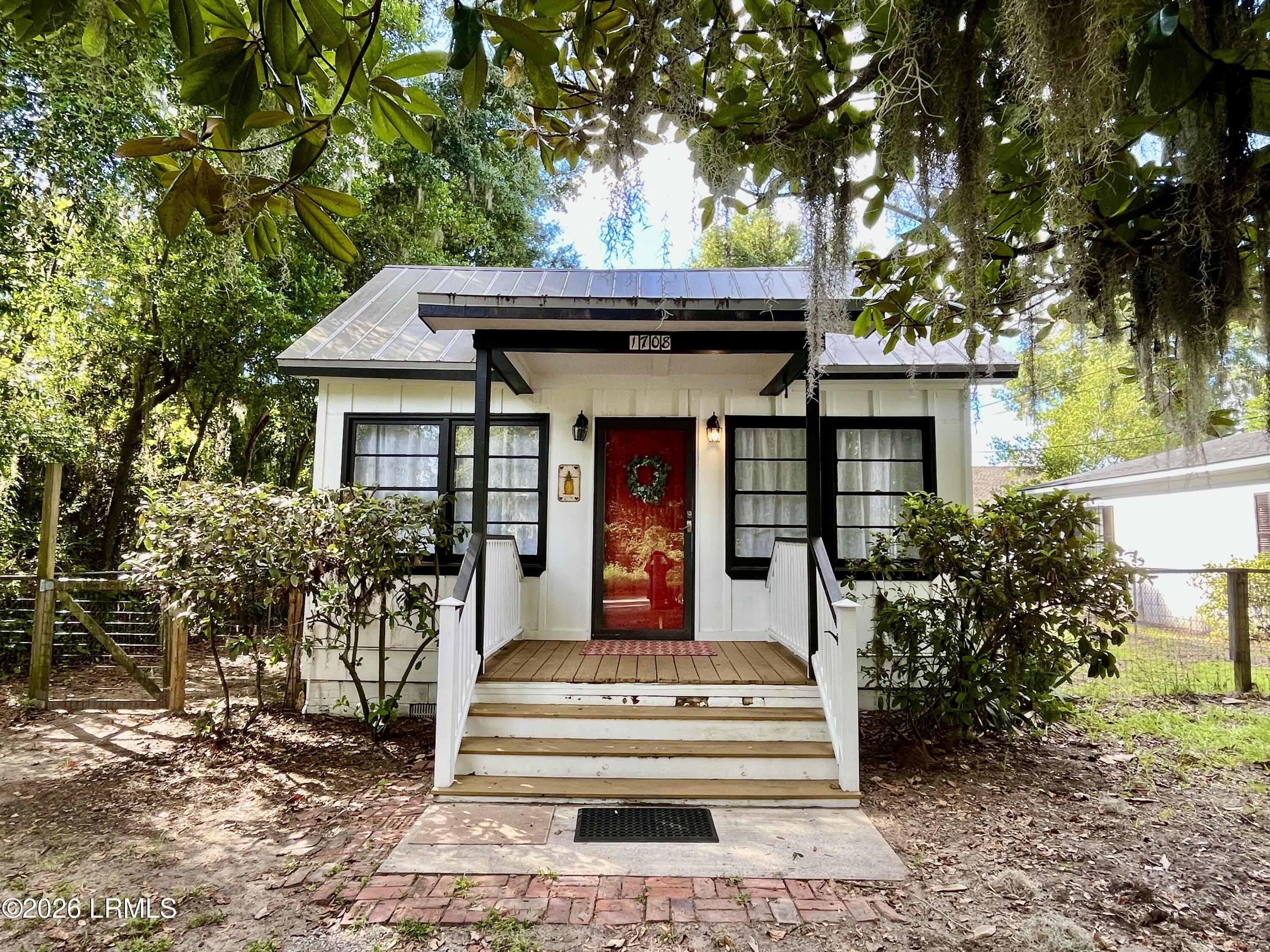1708 Washington St, Beaufort, SC 29902 - MLS 198474 - Coldwell Banker