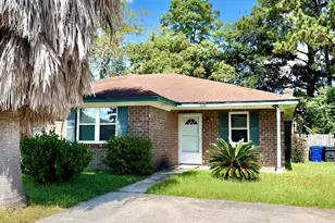 7724 Suzanne Dr, North Charleston, SC 29418 - Photo 1