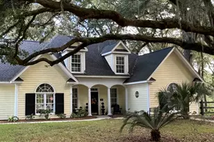 28 Barnwell Dr, Beaufort, SC 29907 - Photo 3