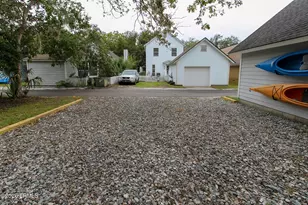 1009 11th St, Port Royal, SC 29935 - Photo 33