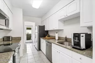 226 S Sea Pines Dr, Hilton Head Island, SC 29928 - Photo 13
