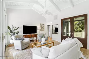 226 S Sea Pines Dr, Hilton Head Island, SC 29928 - Photo 5
