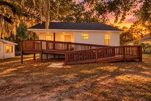 1254 Ribaut Rd, Beaufort, SC 29902 - Photo 1