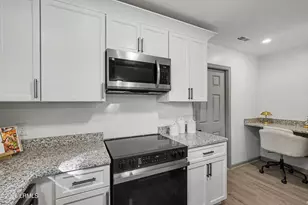 1254 Ribaut Rd, Beaufort, SC 29902 - Photo 9