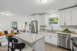1254 Ribaut Rd, Beaufort, SC 29902 - Photo 7