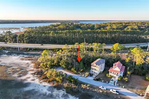 18 Wilderness Dr W, Beaufort, SC 29907 - Photo 1