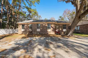 25 Harding St, Beaufort, SC 29902 - Photo 1