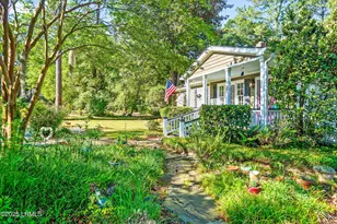 128 Elliott St, Beaufort, SC 29902 - Photo 1