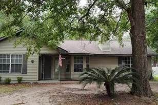 52 Marsh Dr, Beaufort, SC 29907 - Photo 1