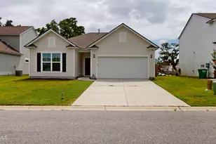 17 Chauga St, Beaufort, SC 29906 - Photo 1