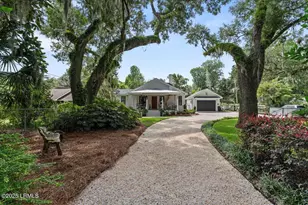 744 Ribaut Rd, Beaufort, SC 29902 - Photo 1
