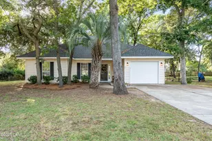 32 Le Moyne Dr, Beaufort, SC 29907 - Photo 1