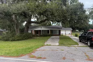 4027 Shell Point Rd, Beaufort, SC 29906 - Photo 1