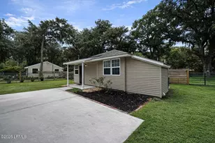 1805 Battery Park Dr, Port Royal, SC 29935 - Photo 1