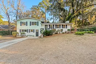505 Center Dr W, Beaufort, SC 29902 - Photo 1