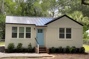 164 James St, Beaufort, SC 29902 - Photo 1