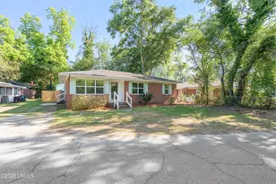 2910 Riverbank Dr, Beaufort, SC 29902 - Photo 1