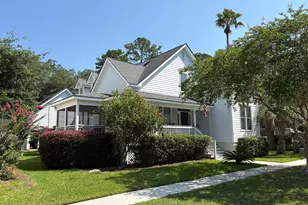18 Petigru Dr, Beaufort, SC 29902 - Photo 1