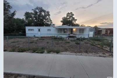 431 N Main St, Aurora, UT 84620 - Photo 1