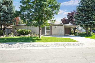 9105 S Greenwood Dr, Sandy, UT 84070 - Photo 1