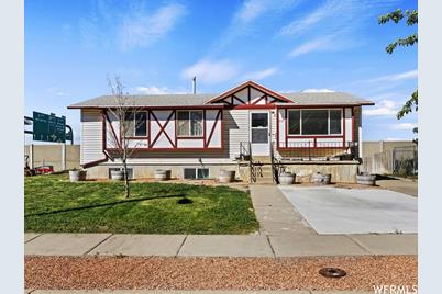 221 N Maple Dr W, North Salt Lake, UT 84054 - Photo 1
