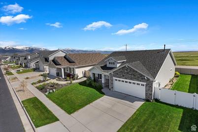 1175 W Silver Hollow Rd, Syracuse, UT 84075 - Photo 1