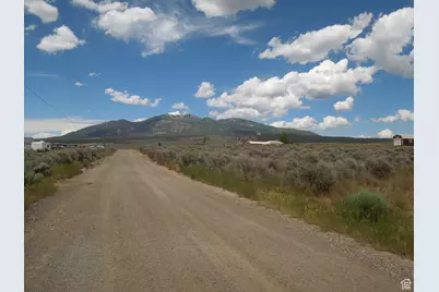 8 S Mountain Dr #1, La Sal, UT 84530 - Photo 1