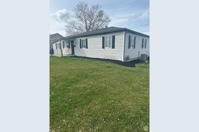 4632 W 5255 S, Kearns, UT 84118 - Photo 1