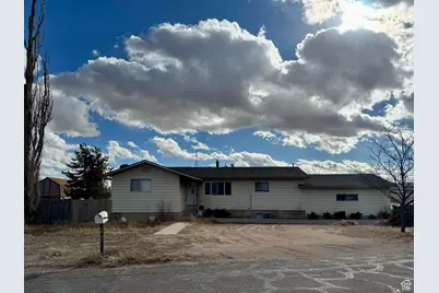 1915 E 3050 S, Vernal, UT 84078 - Photo 1
