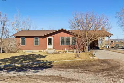 879 E Main St, Mount Pleasant, UT 84647 - Photo 1