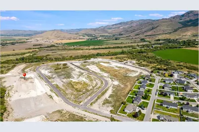 707 Cherry Creek Pkwy #17, Richmond, UT 84333 - Photo 1