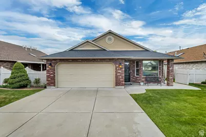 220 Bryce Dr, Kaysville, UT 84037 - Photo 1