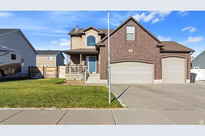 2077 N 1450 W, Clinton, UT 84015 - Photo 1