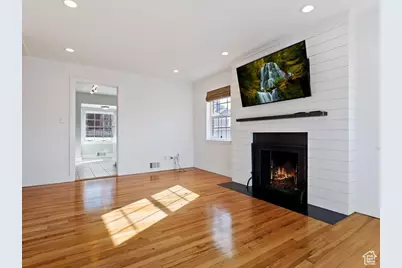 2237 S Broadmoor St E, Salt Lake City, UT 84109 - Photo 1