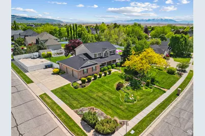 87 W Baer Crk S, Kaysville, UT 84037 - Photo 1