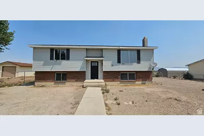 670 W Pirate Ave, Green River, UT 84525 - Photo 1