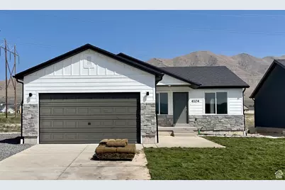 4104 N Poplar St, Eagle Mountain, UT 84005 - Photo 1