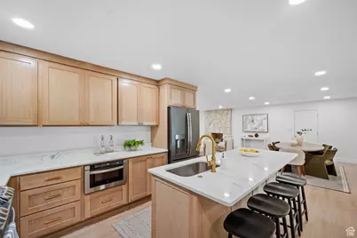 7006 S Chris Ln E, Cottonwood Heights, UT 84121 - Photo 1