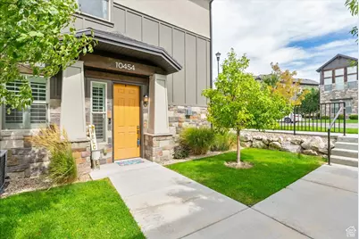 10454 S Beetdigger Blvd, Sandy, UT 84070 - Photo 1