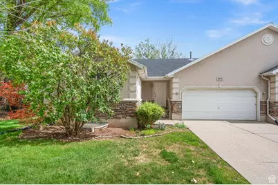 2071 S 400 E, Kaysville, UT 84037 - Photo 1