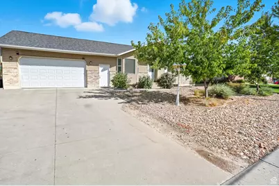 122 N 400 W, Smithfield, UT 84335 - Photo 1