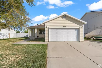 2098 W 2220 N, Clinton, UT 84015 - Photo 1