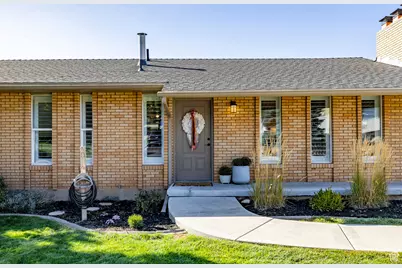 2024 S Bonneview Dr E, Bountiful, UT 84010 - Photo 1
