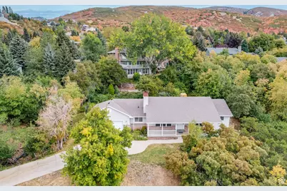 2015 Ridgehollow Dr, Bountiful, UT 84010 - Photo 1