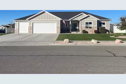 1335 N 200 E, Harrisville, UT 84404 - Photo 1