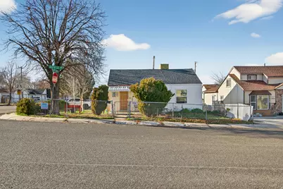 196 S 6th St, Tooele, UT 84074 - Photo 1