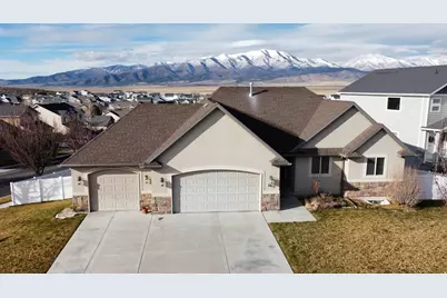 7817 N Blue Spruce Rd E, Eagle Mountain, UT 84005 - Photo 1