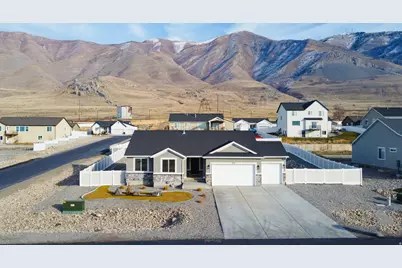 8214 N Lakeshore Dr, Lake Point, UT 84074 - Photo 1